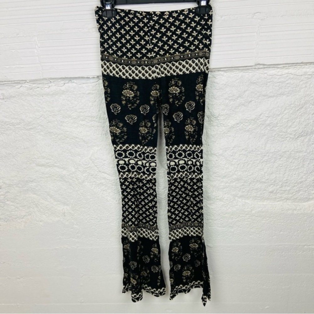 CHELSEA & VIOLET bohemian hippie floral stretch super flare pants size XS